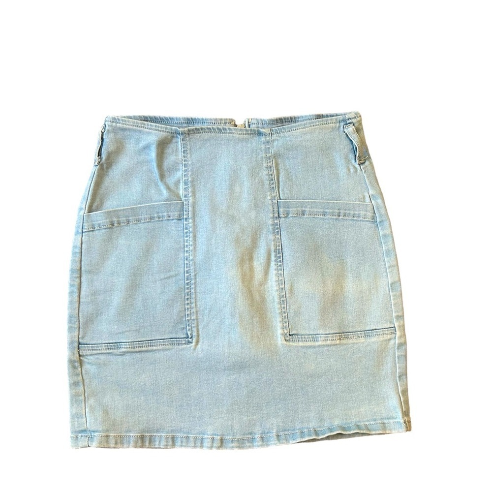 5/$25 Forever 21 light blue stretch denim mini skirt labeled medium - Picture 1 of 7